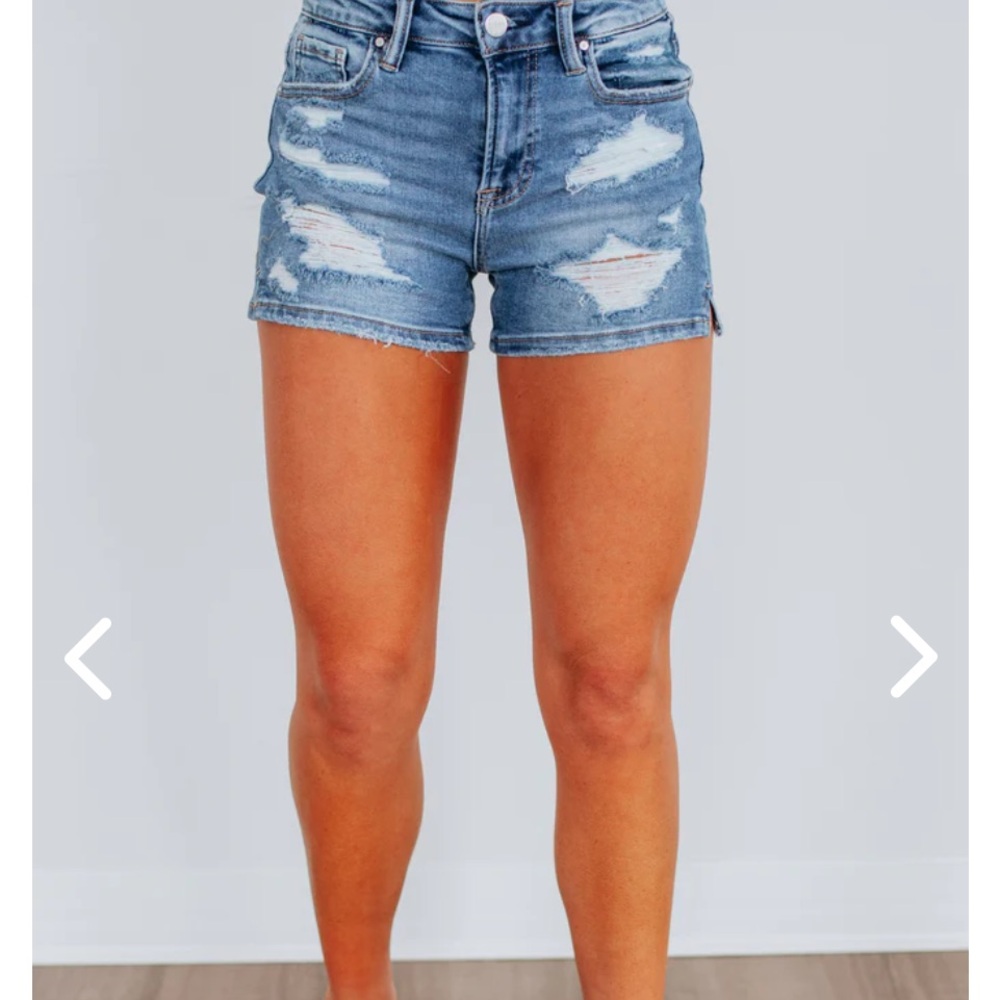 Blue Distressed Jean has Shorts with Raw Hem Risen brand  new with tags size 1xl
